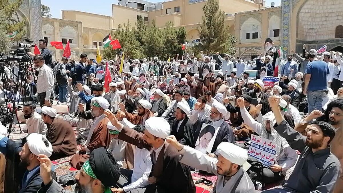 خروش طلاب انقلابی در فیضیه