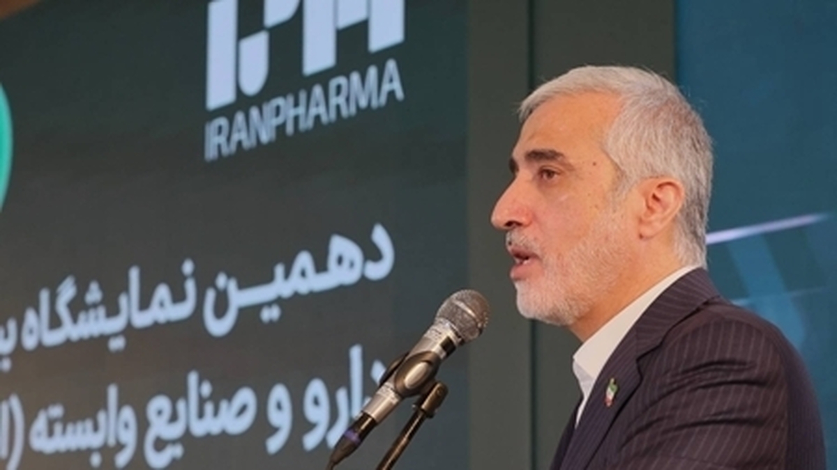 وجود ۲۲۰ تولیدکننده،۱۷ هزار داروخانه در کشور