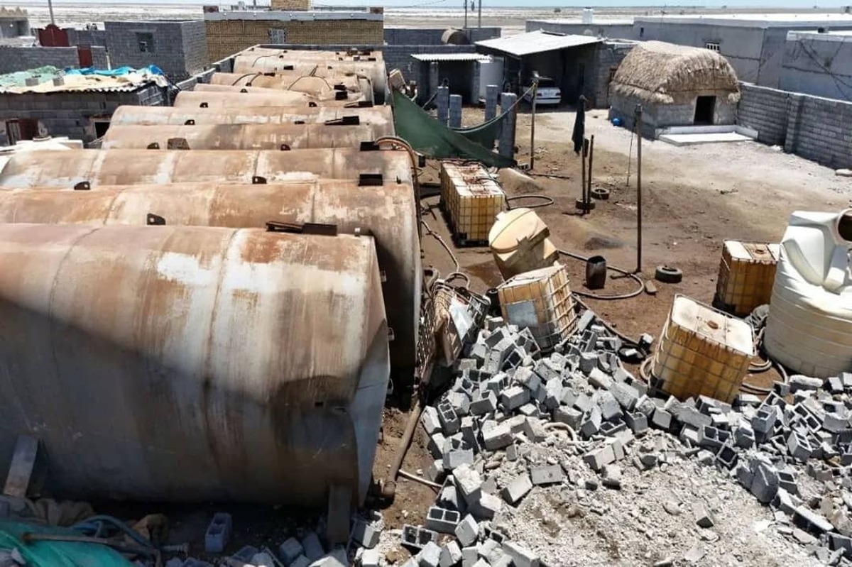 صدور کیفرخواست برای ۱۶۶ نفر به اتهام قاچاق بیش از ۴۰۰ میلیون لیتر گازوئیل در بندرکلاهی میناب