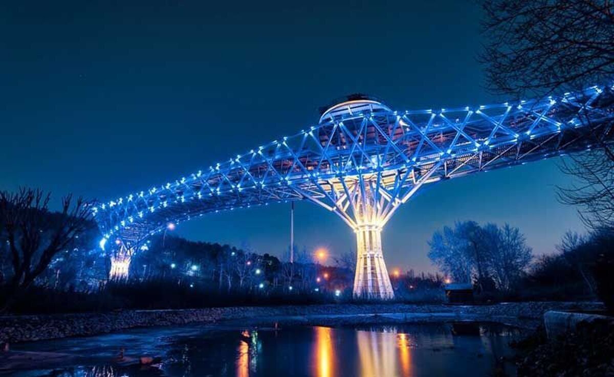 پل طبیعت به مناسبت روز سازمان ملل متحد آبی می‌شود