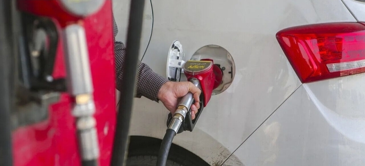 سهمیه ۶۰ لیتری بنزین آذر بامداد شنبه شارژ می‌شود