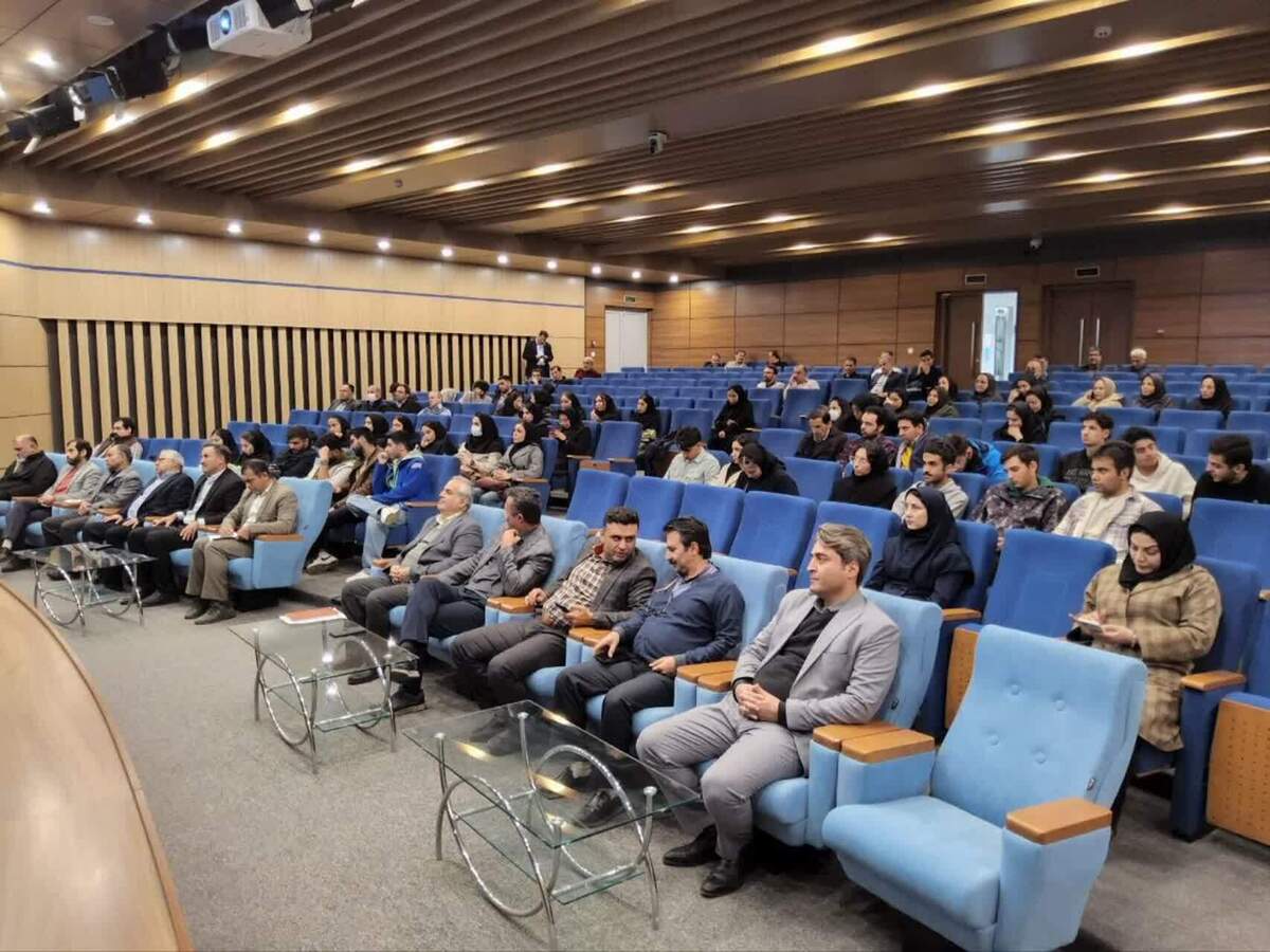 نشست هم اندیشی دانشجویان با مدیران صنعت آب و فاضلاب استان قزوین